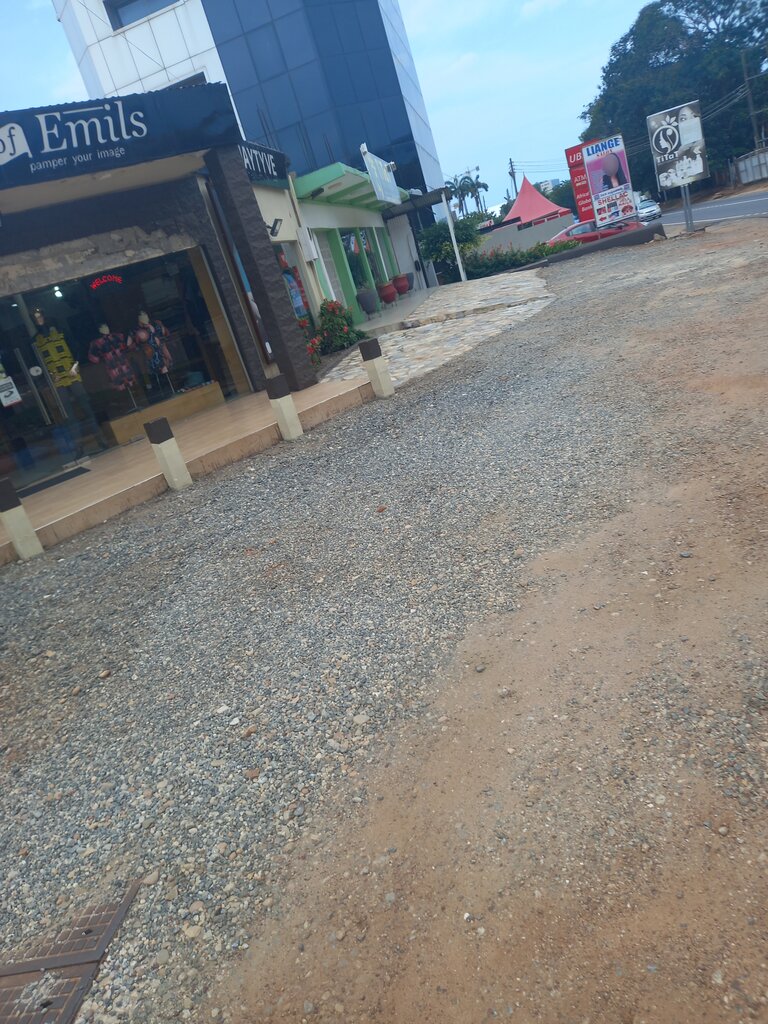 Clothing store House of emils, Accra, photo