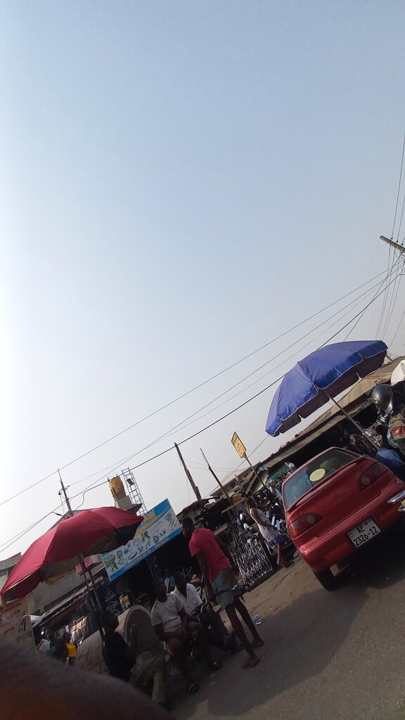 Car dealership Sky Motors, Accra, photo