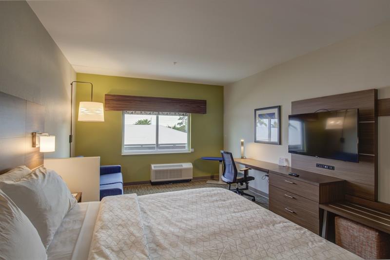 Фото Holiday Inn Express Fort Walton Beach Central, an Ihg Hotel
