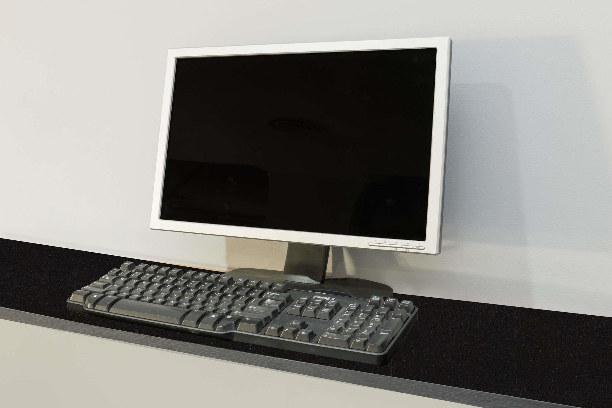 Фото Super 8 by Wyndham Mt Hope Hamilton Intl Arpt On