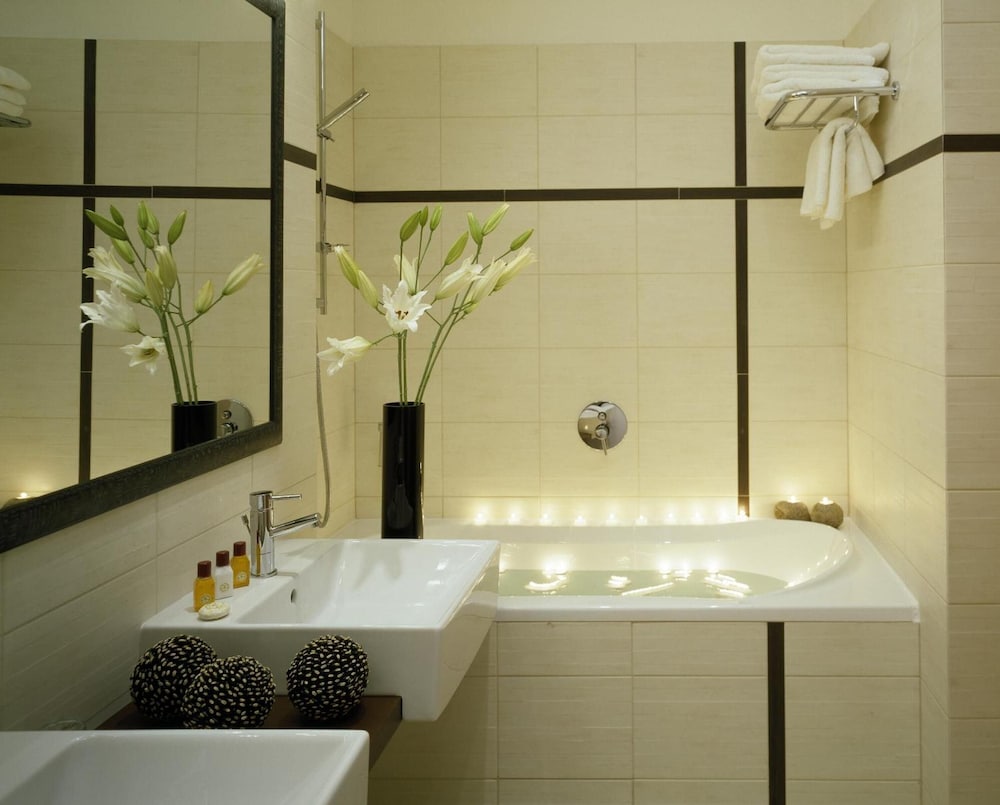 Фото Design Merrion Hotel