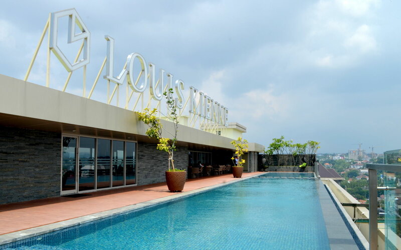 Гостиница Louis Kienne Hotel Simpang Lima