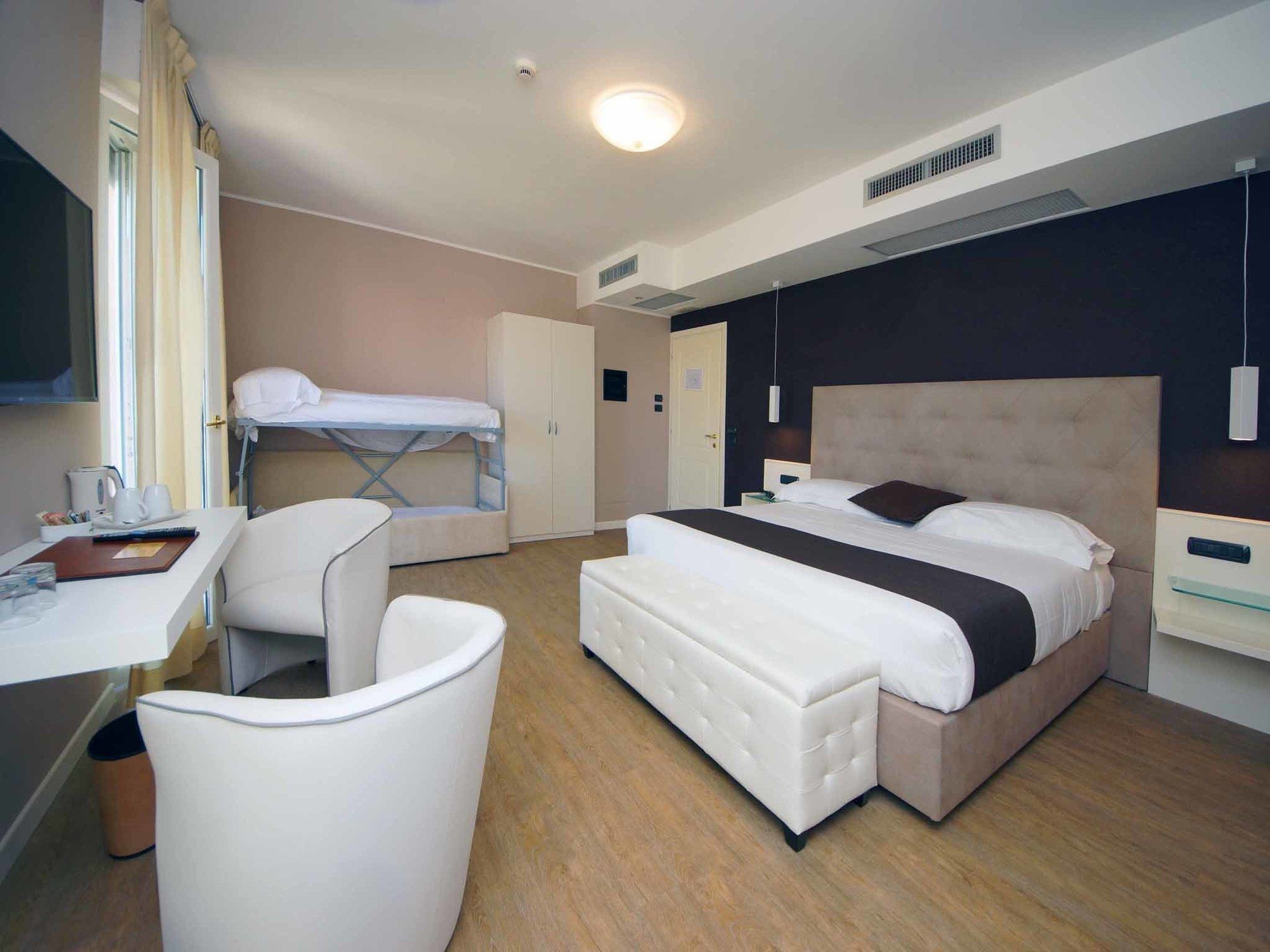 Фото Hotel Clarin 14 by Dori