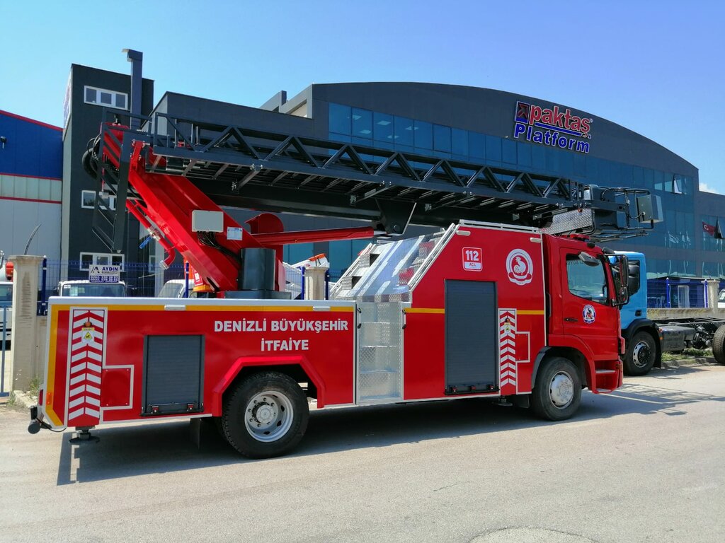 Lifting equipment Paktas Platform, Golcuk, photo