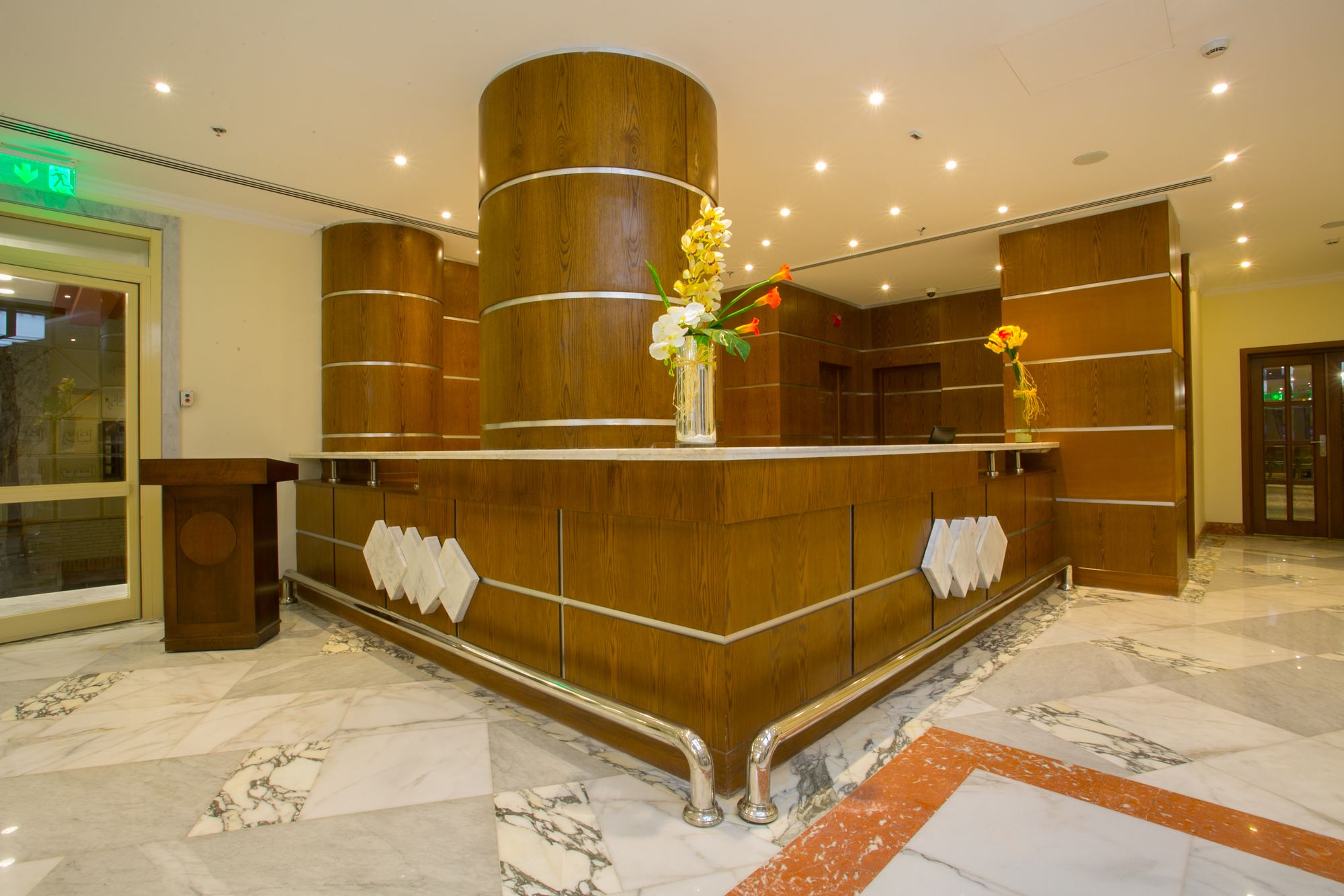 Фото Отель The Grand Plaza