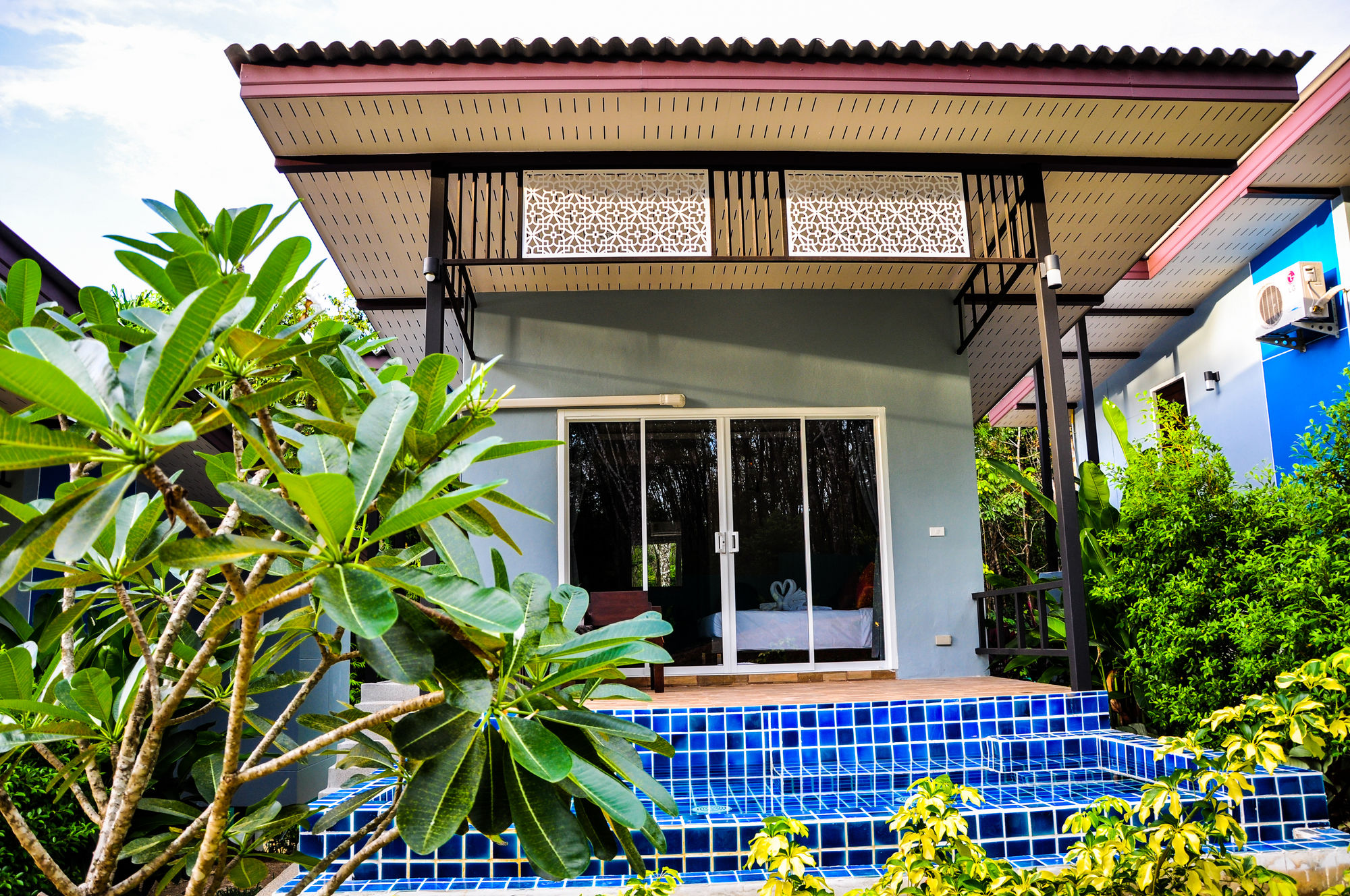 Фото Chomphu Resort