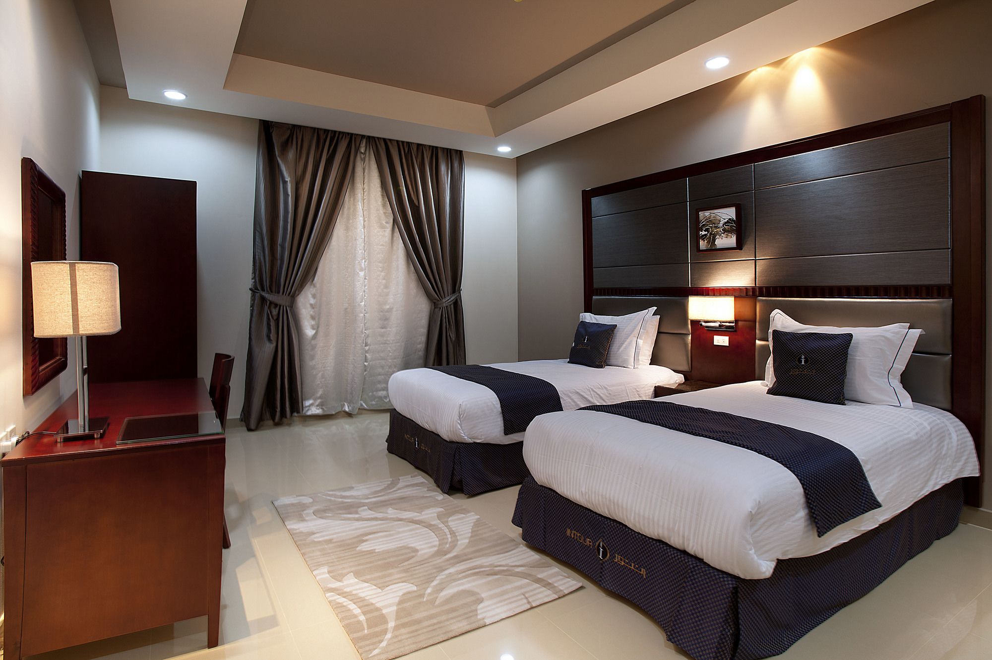 Фото Intour Qurtoba Hotel Suites