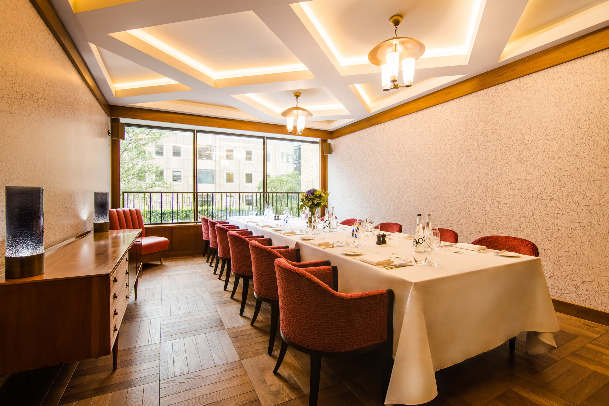 Фото Devonshire Club & Hotel