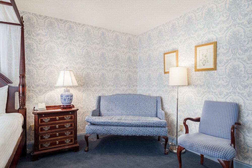 Фото The Farmington Inn & Suites