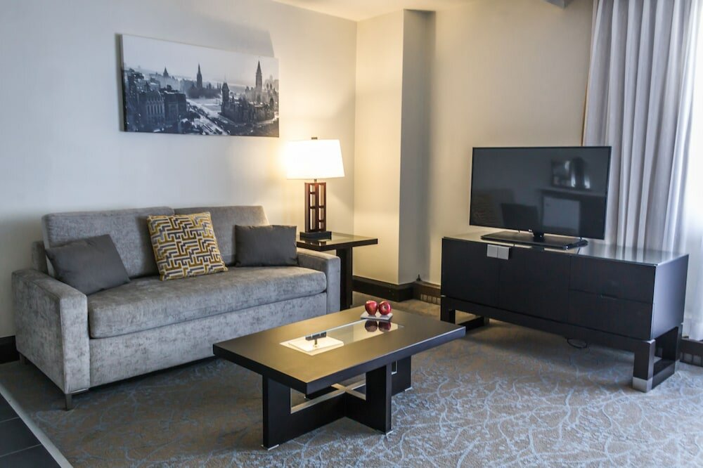 Фото Ottawa Embassy Hotel & Suites