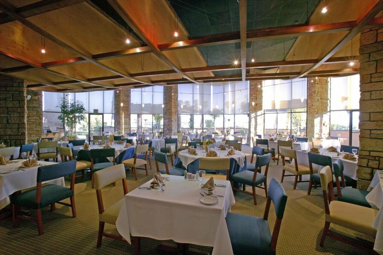 Фото Four Points by Sheraton Ventura Harbor Resort