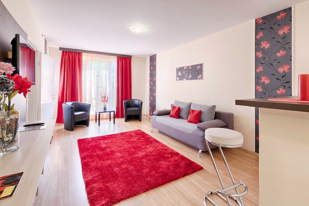 Фото Triple M Hotel