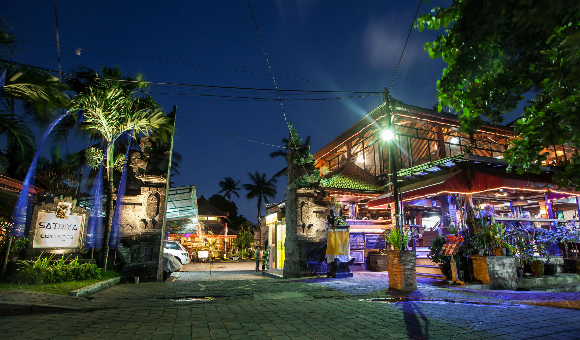 Фото Satriya Cottages