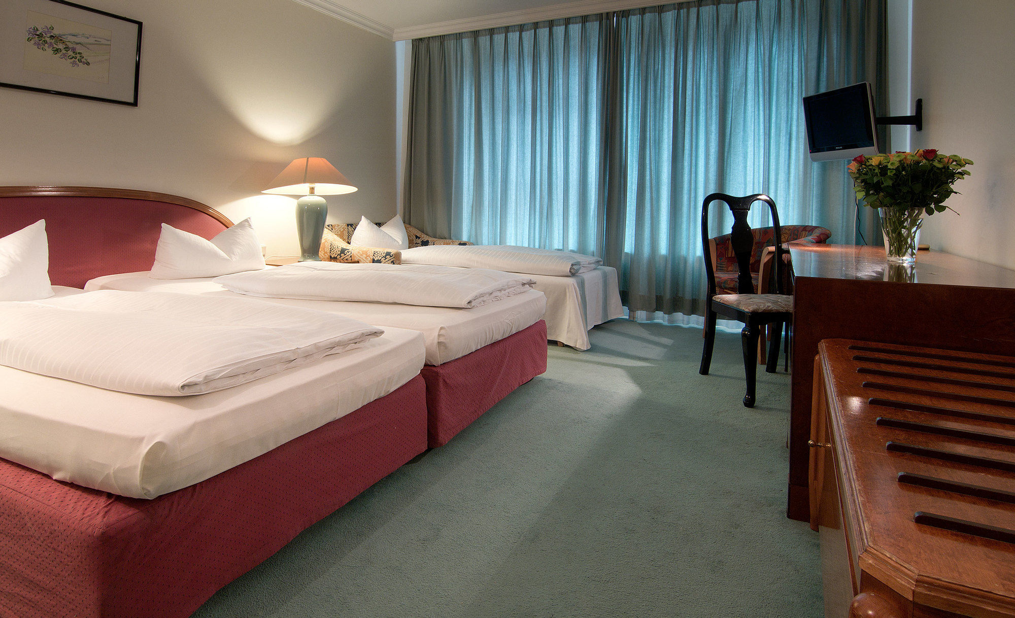 Фото отеля 2