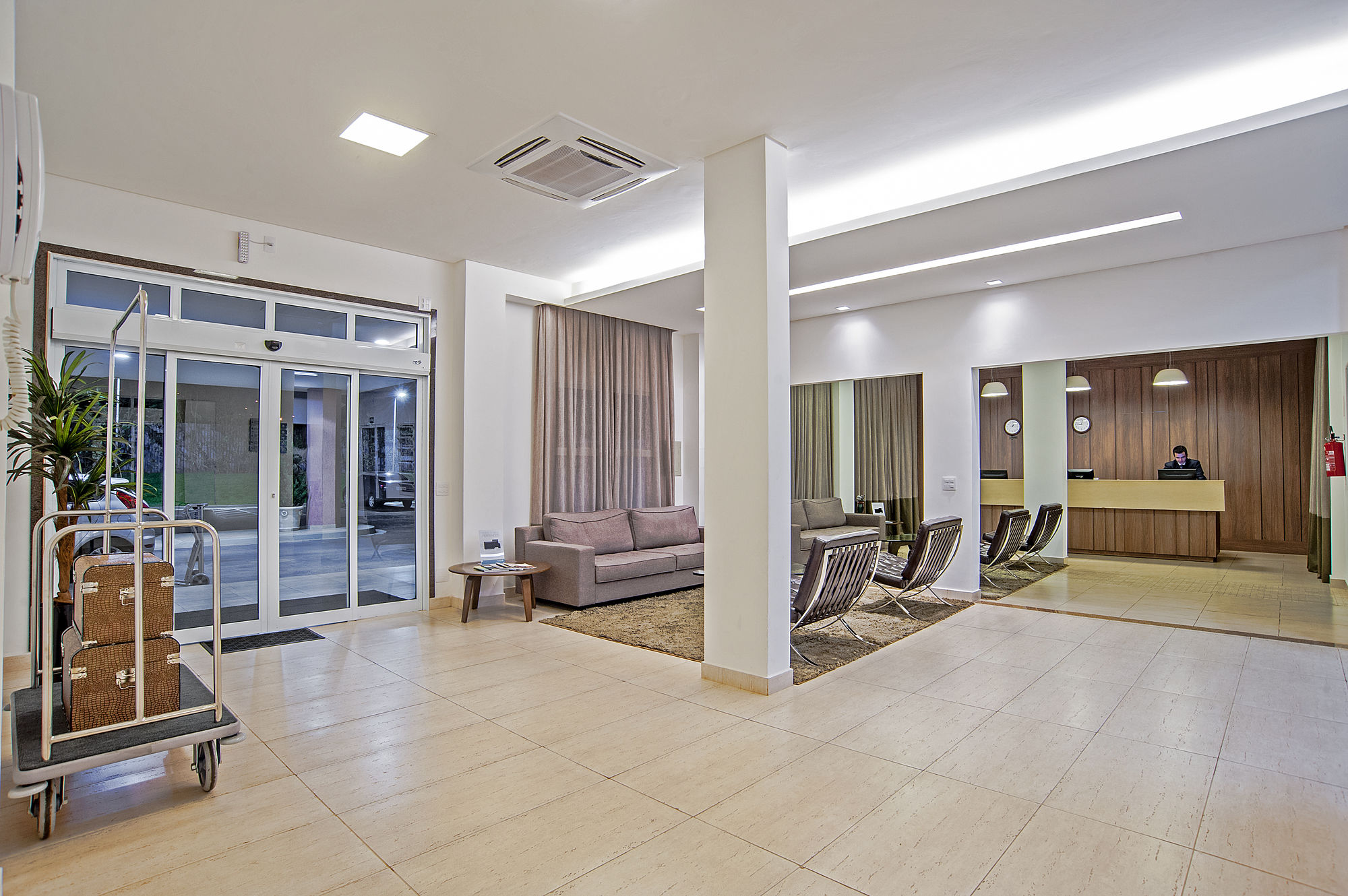 Фото The Hill Executive