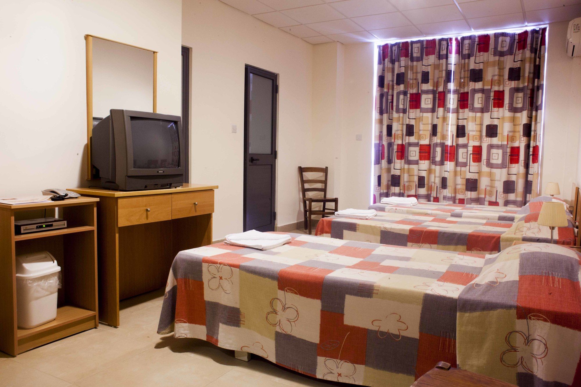 Фото Tropicana Hotel