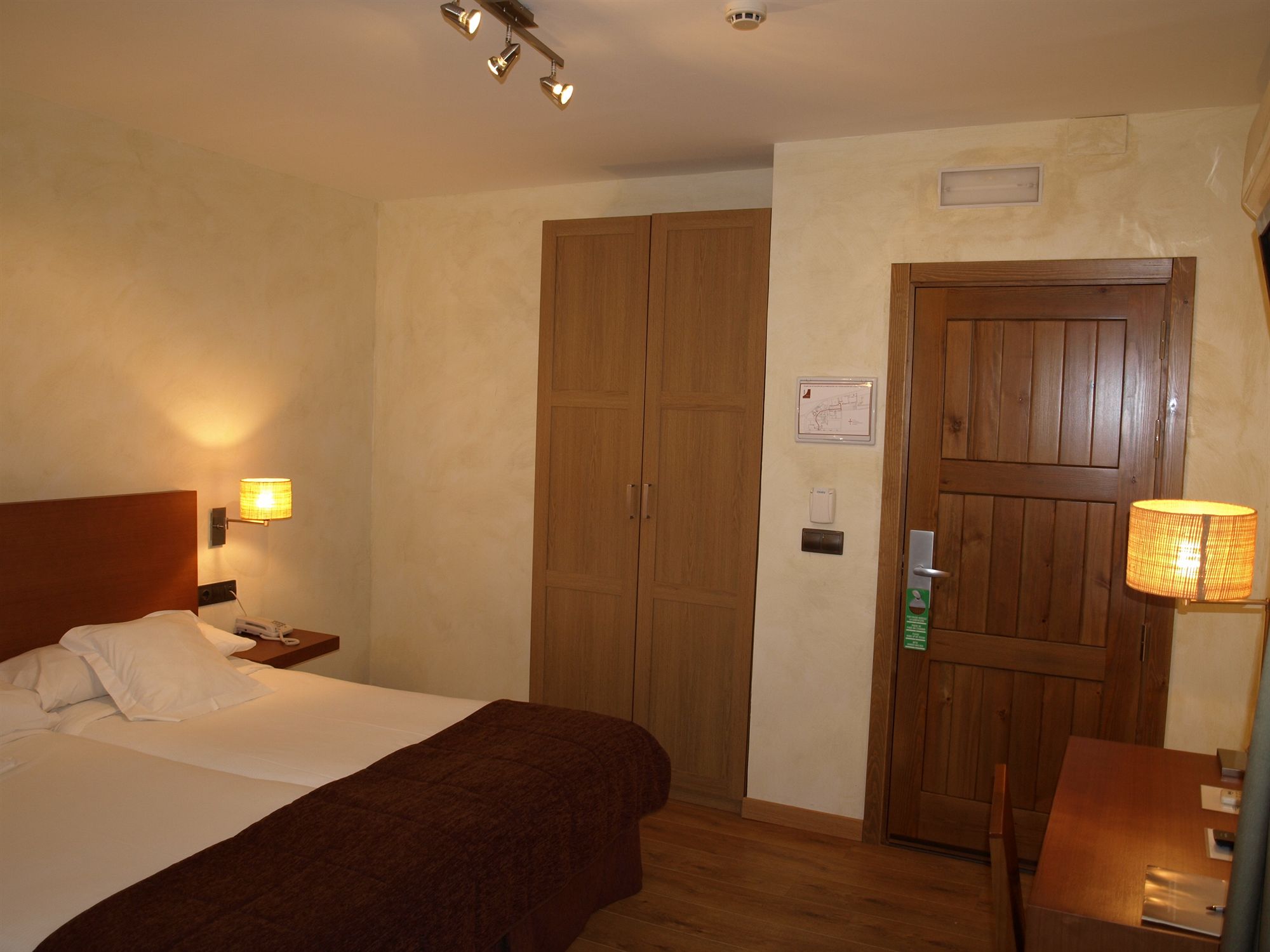 Фото Hotel Las Leyendas