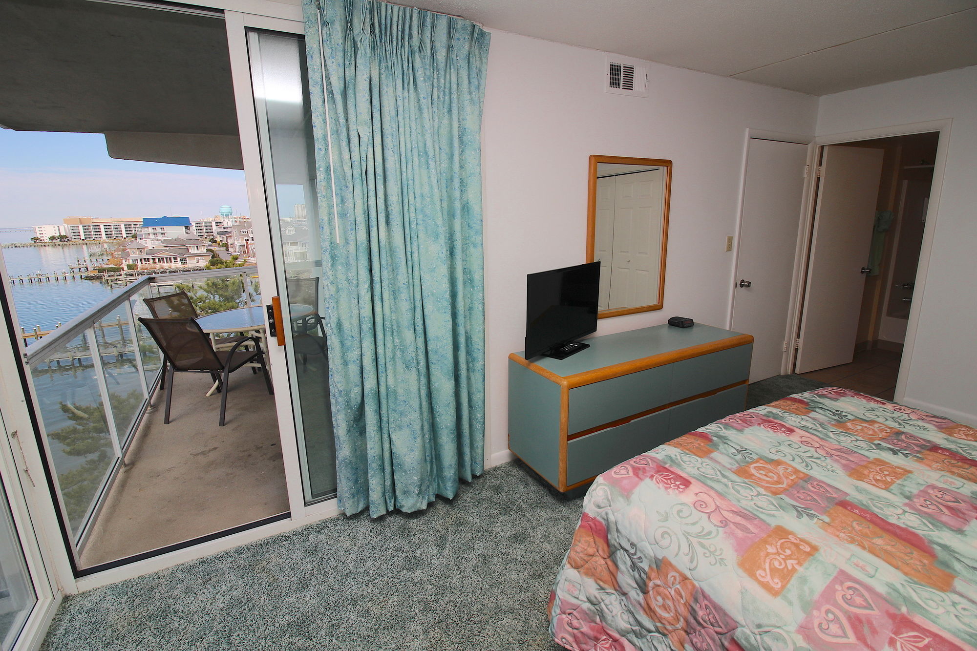 Фото Bay Club Resort by Coolvacay