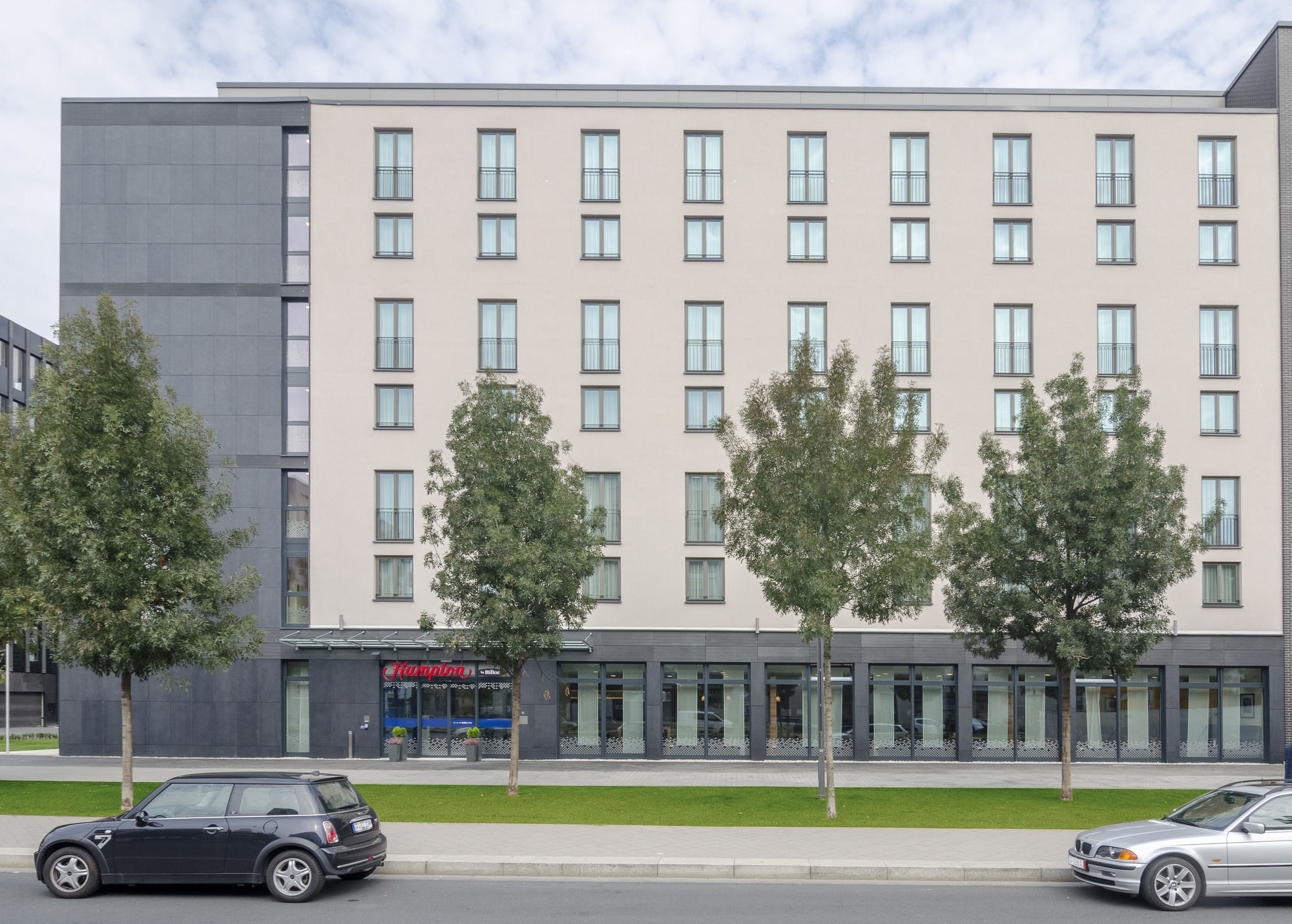 Фото Hampton by Hilton Frankfurt City Centre Messe