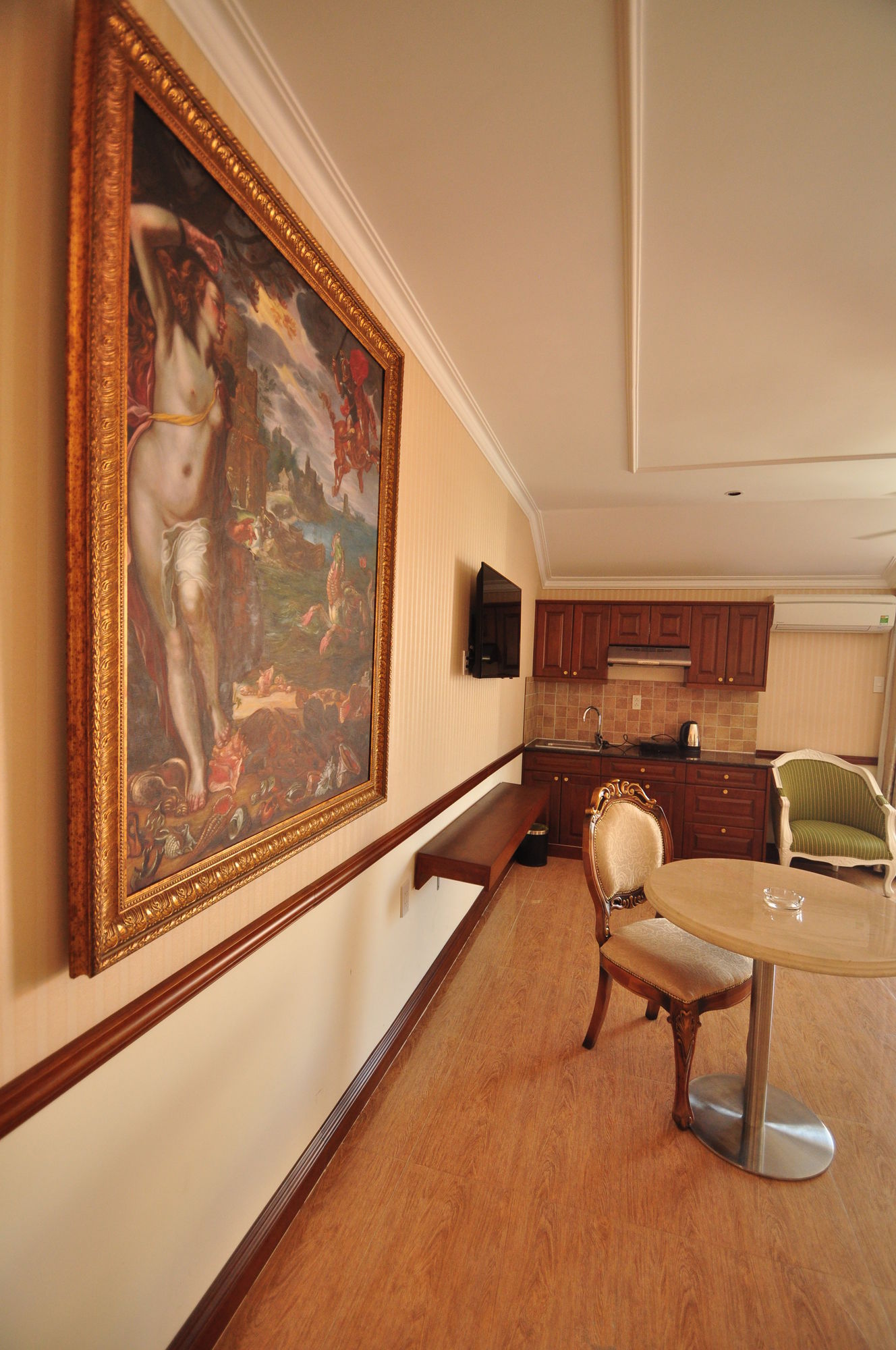 Фото Central Hotel and Residences