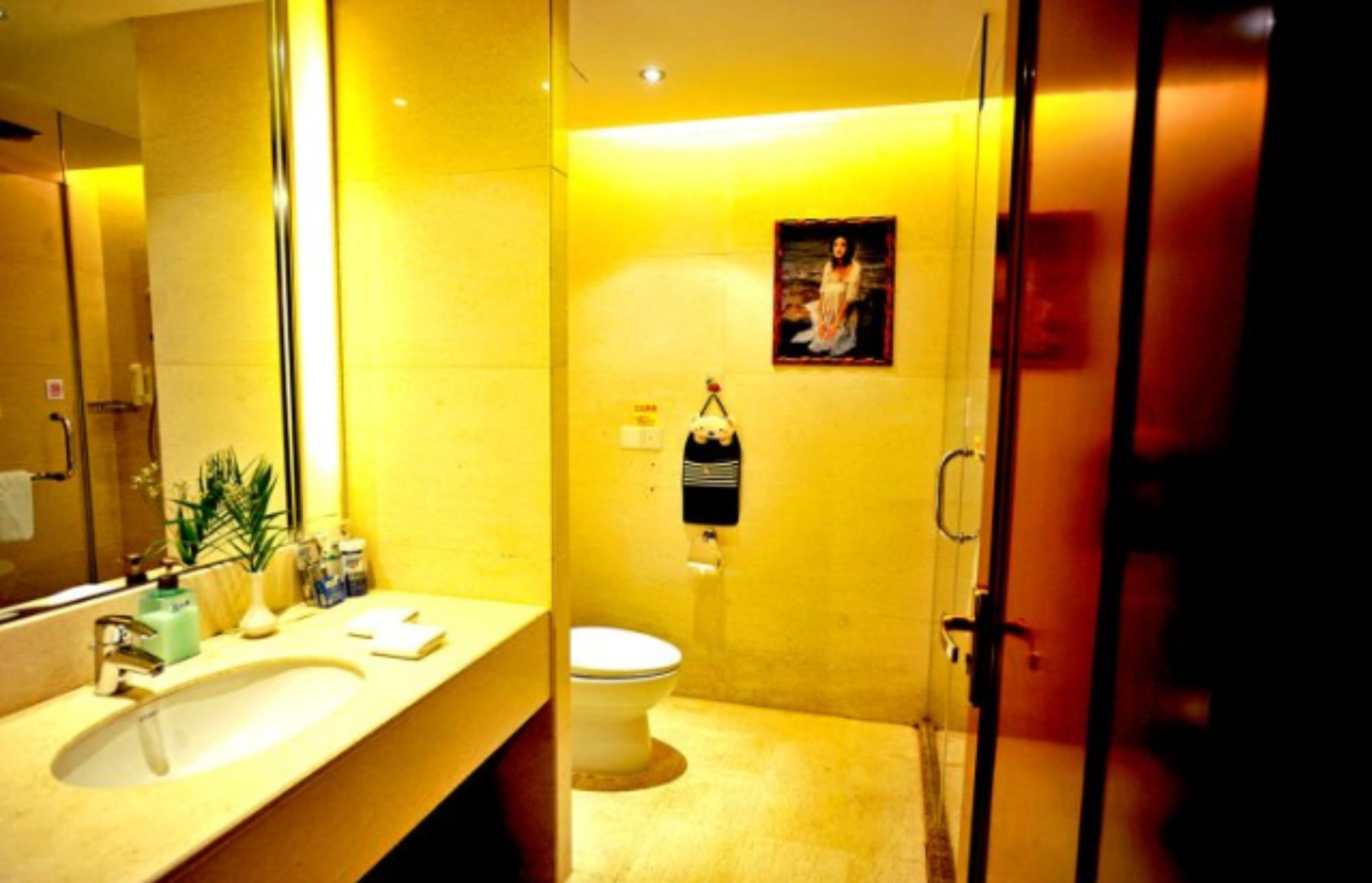 Фото Hubei Huatian Hotel