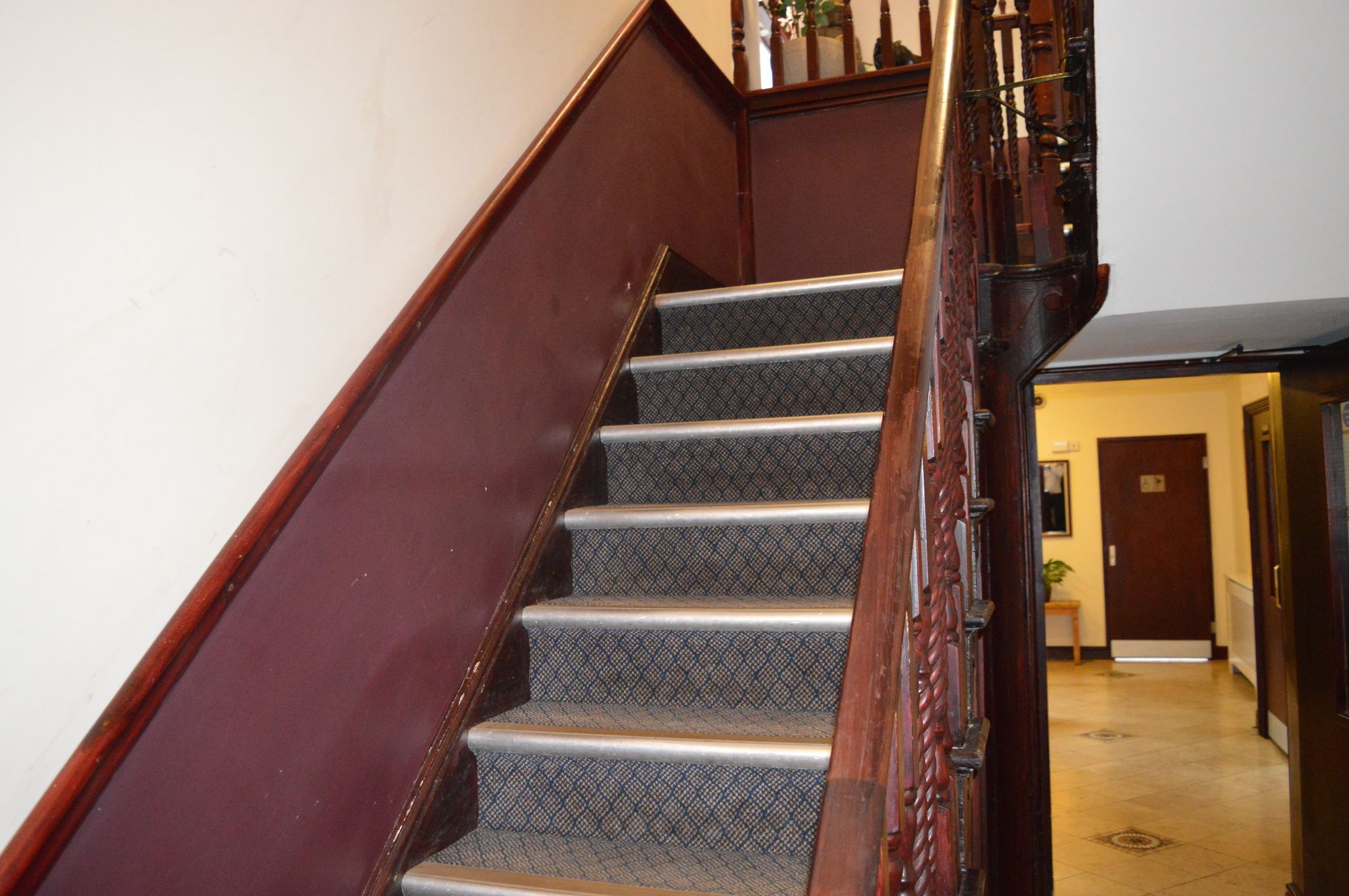 Фото The Globe Hotel