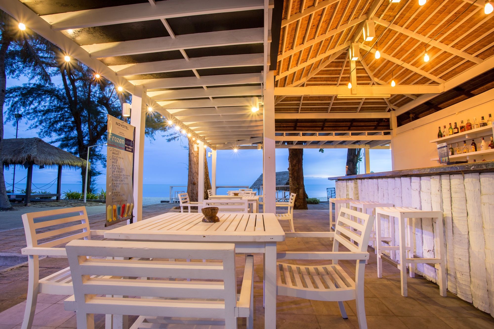 Фото Novotel Rayong Rim Pae Resort