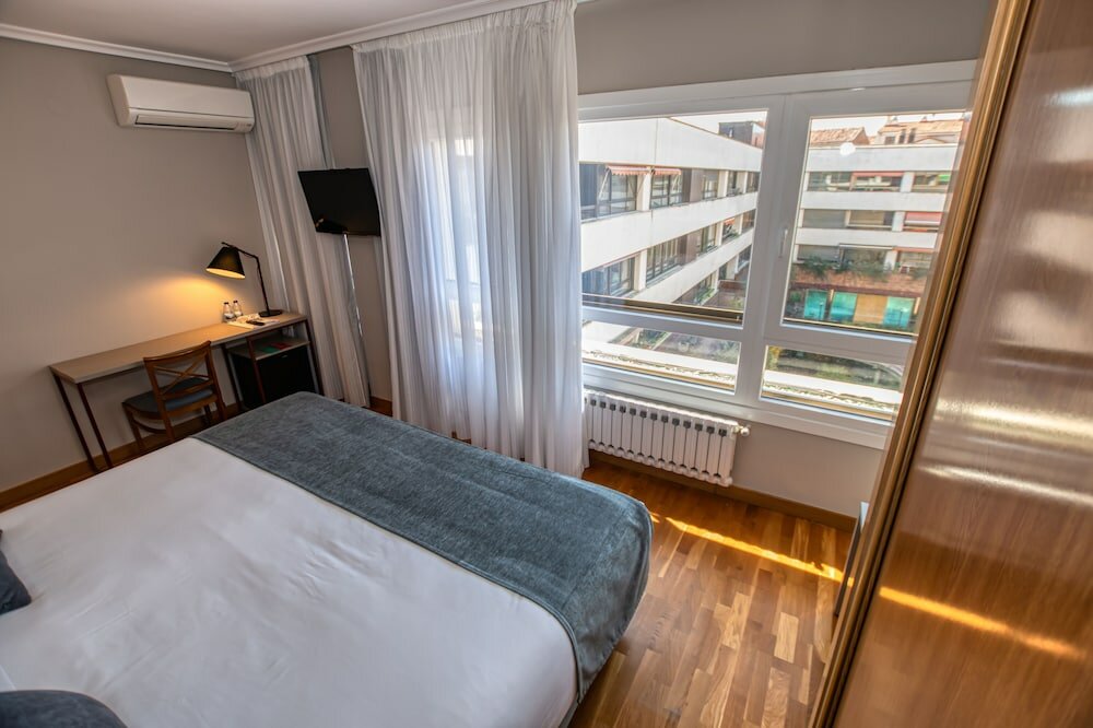 Фото Hotel Castilla Vieja