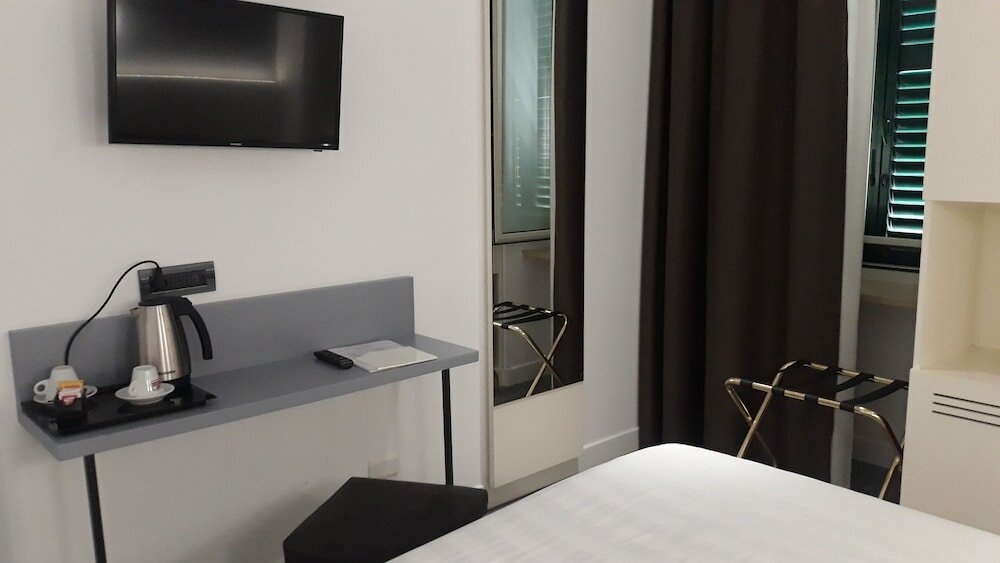 Фото Crosti Hotel