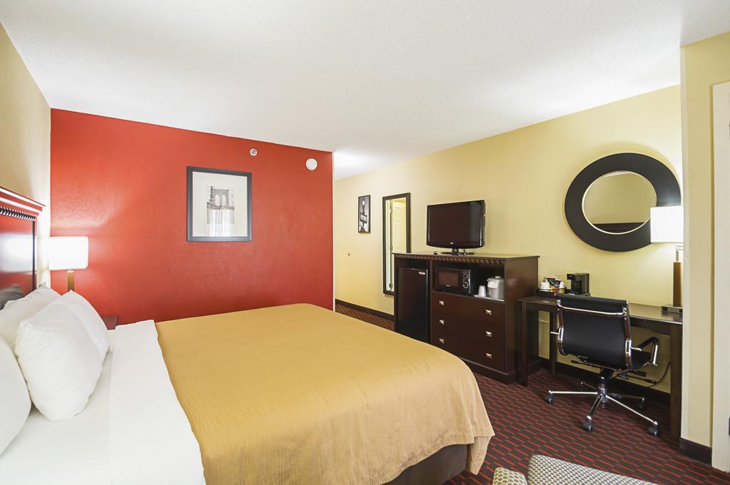Фото Quality Inn & Suites