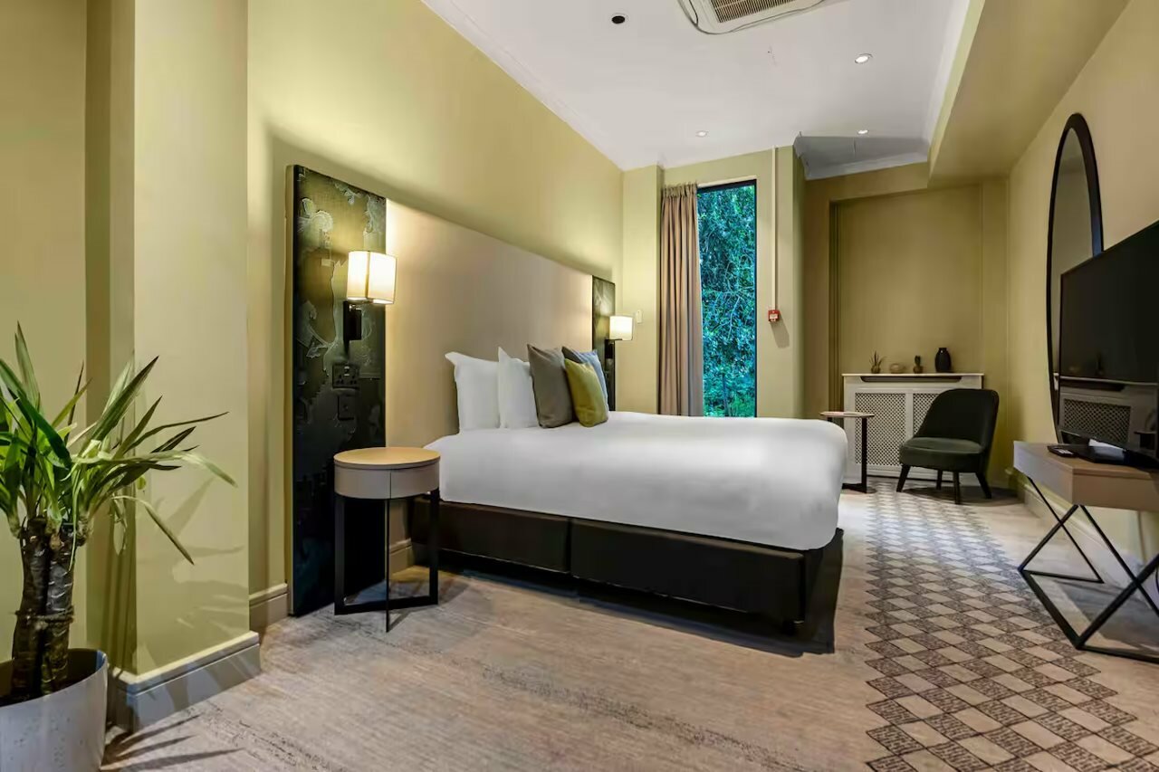 Фото DoubleTree by Hilton London Kensington