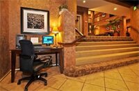 Фото Best Western Plus Palm Court Hotel