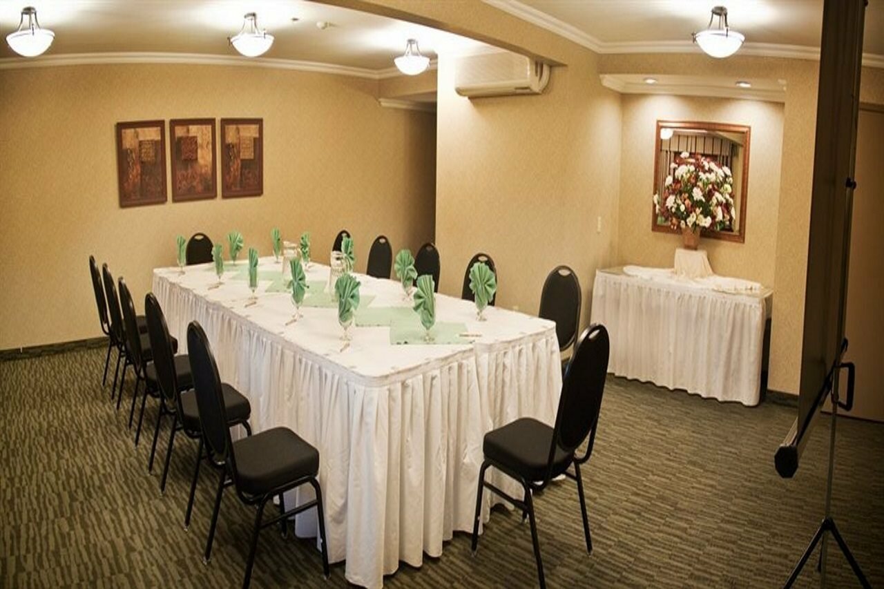 Фото Accent Inns Vancouver Airport