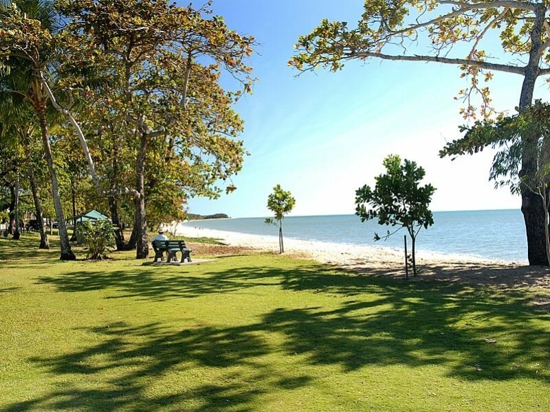 Фото Cairns Beach Resort