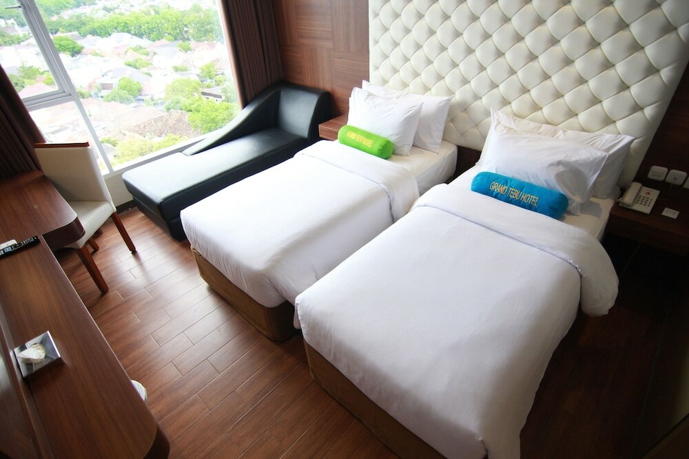 Фото Grand Tebu Hotel