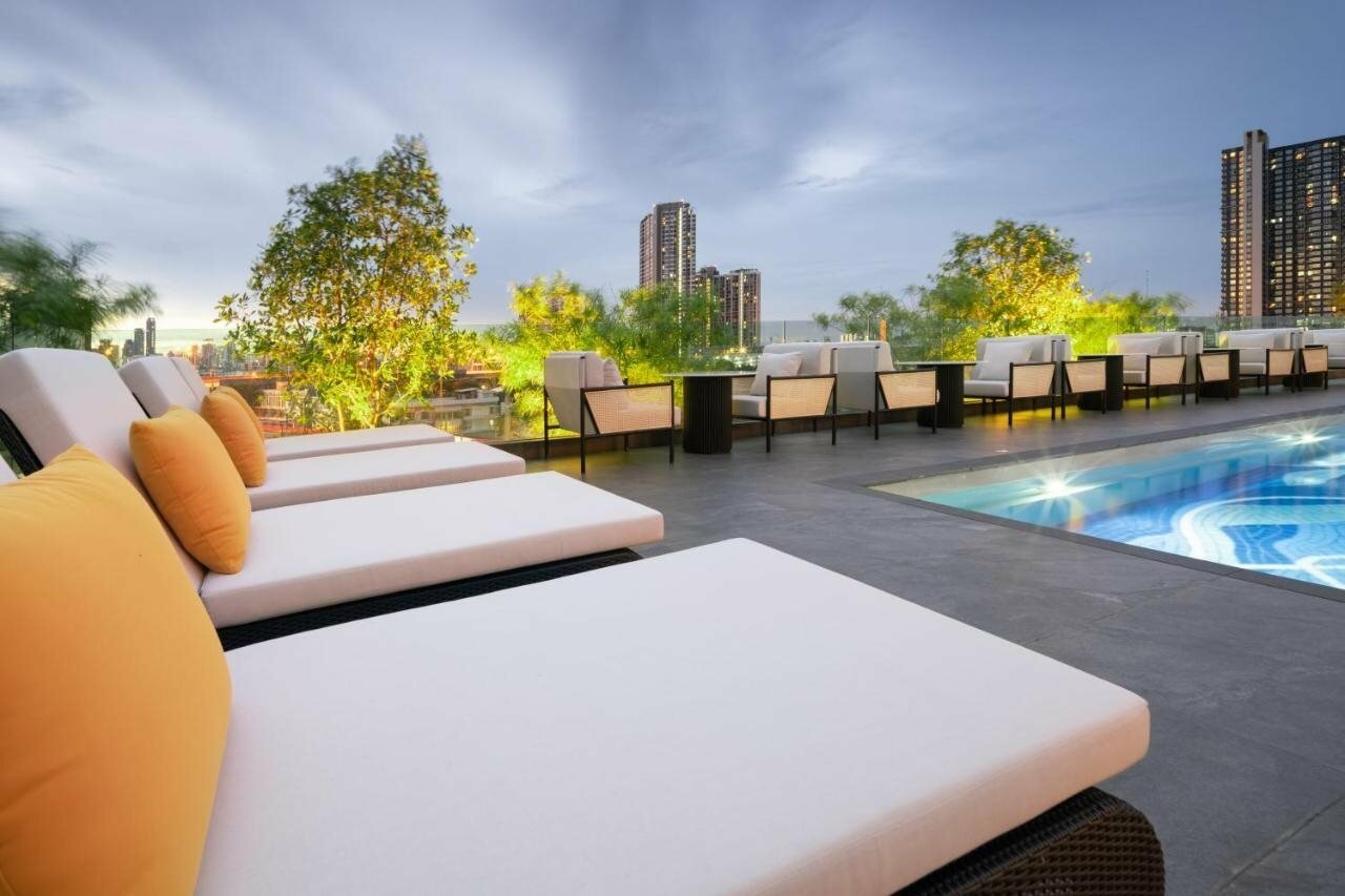 Фото Ramada Plaza by Wyndham Bangkok Sukhumvit 48
