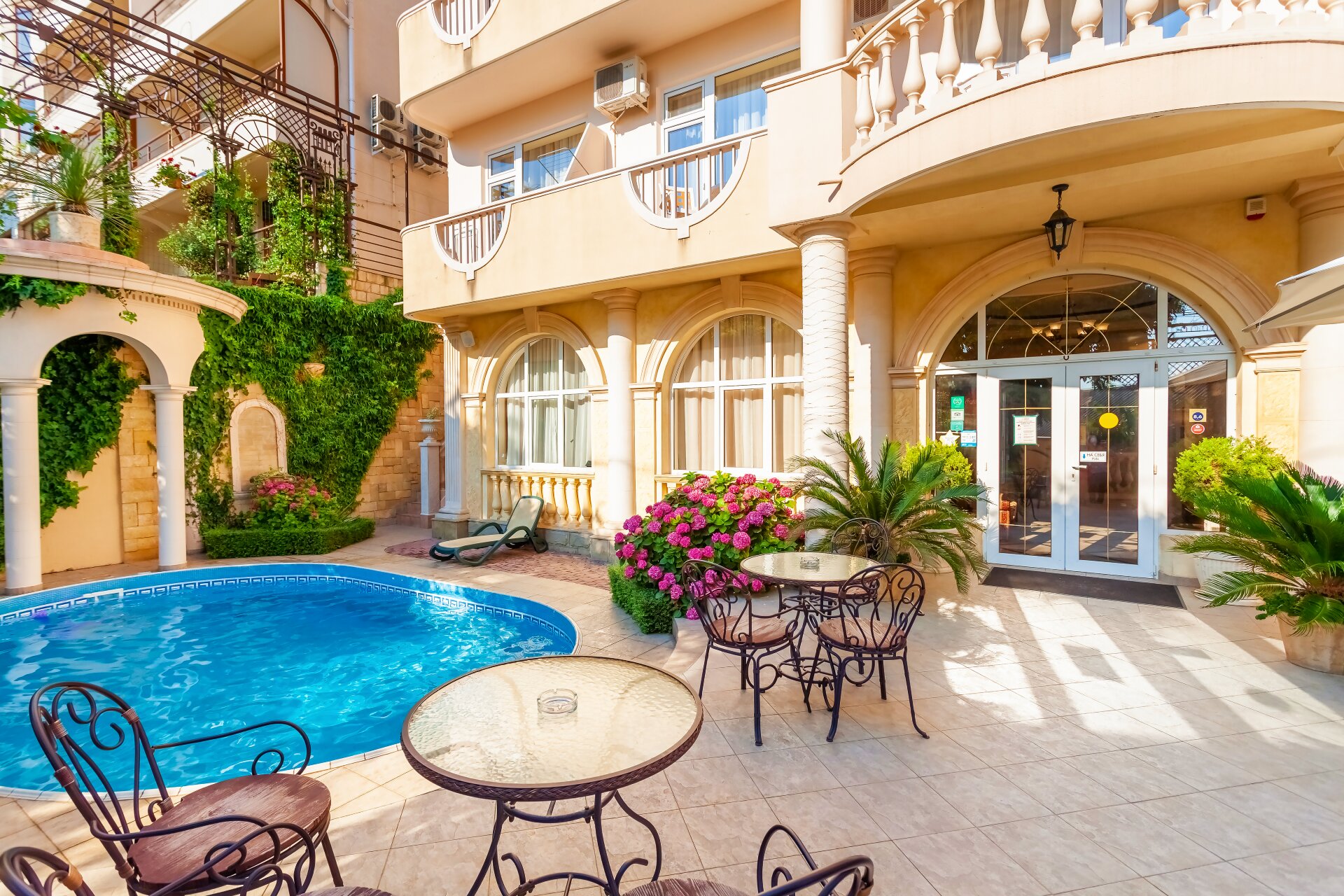 Фото отеля 3