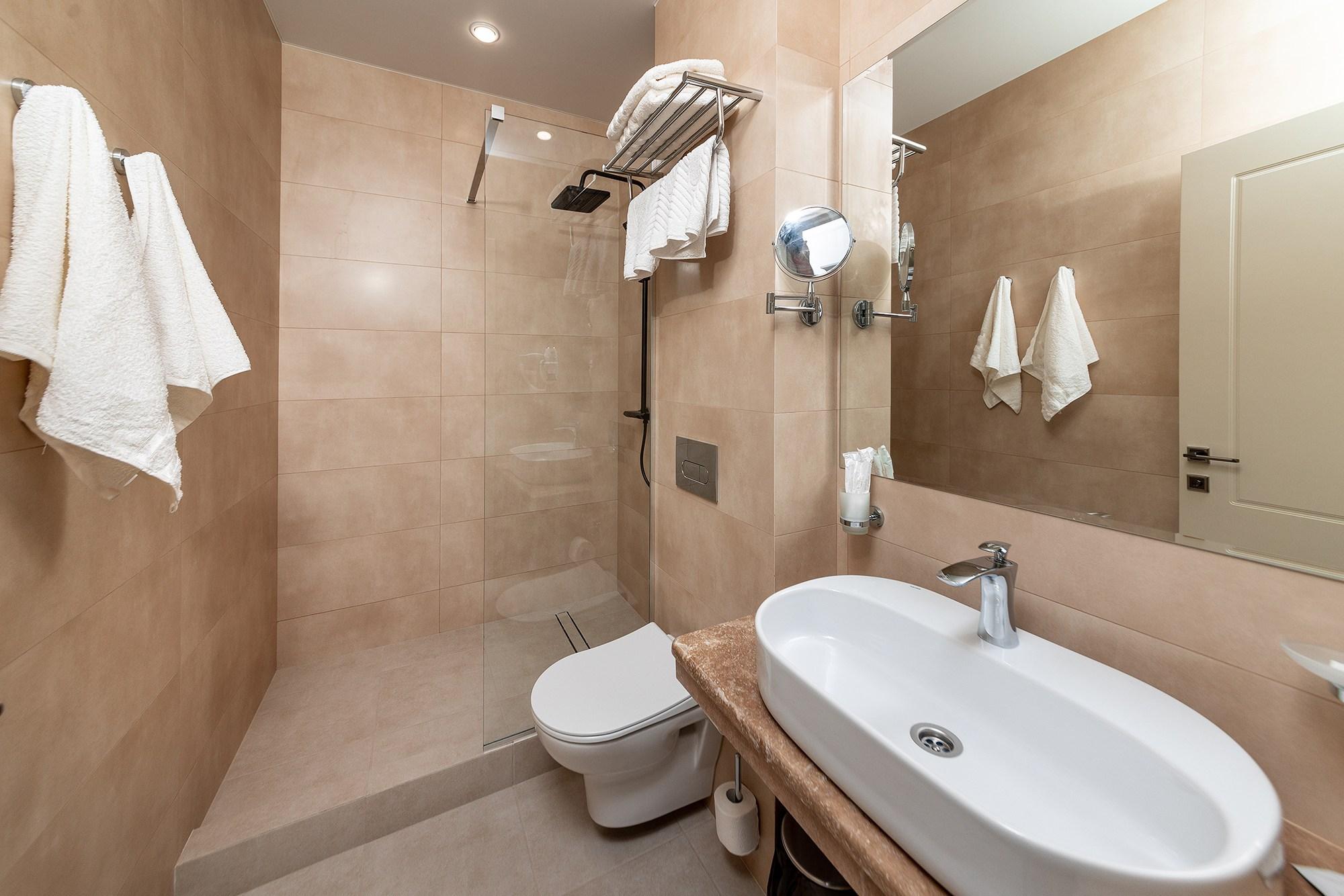 Фото Adriatic Hotel