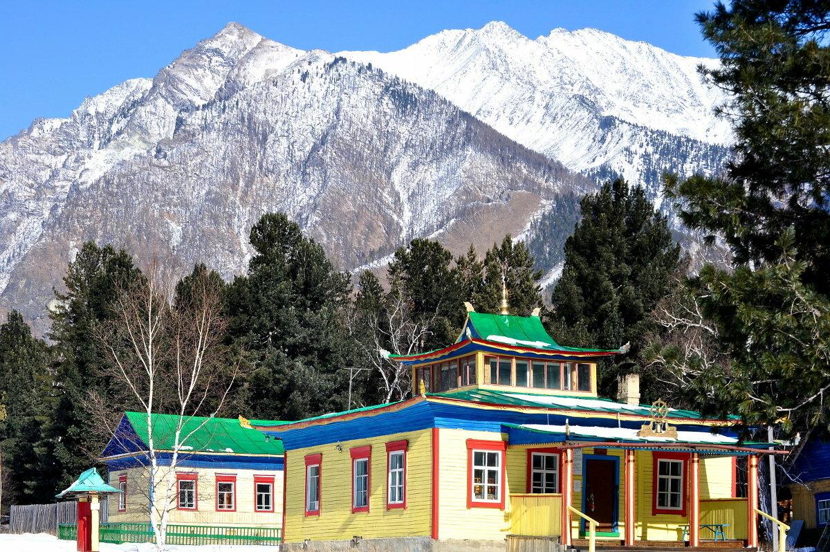 Фото Дом у реки