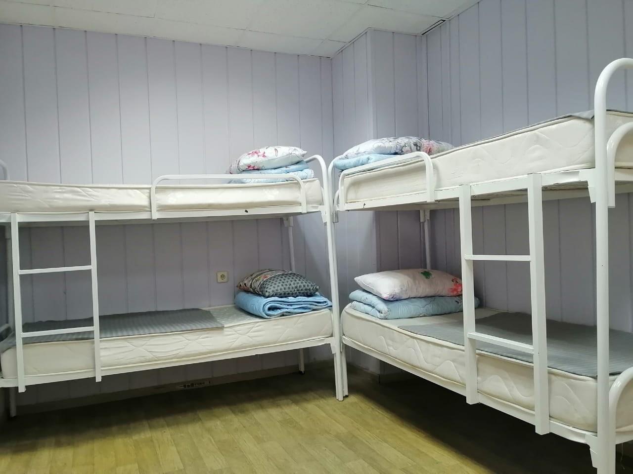 Фото Красный диван