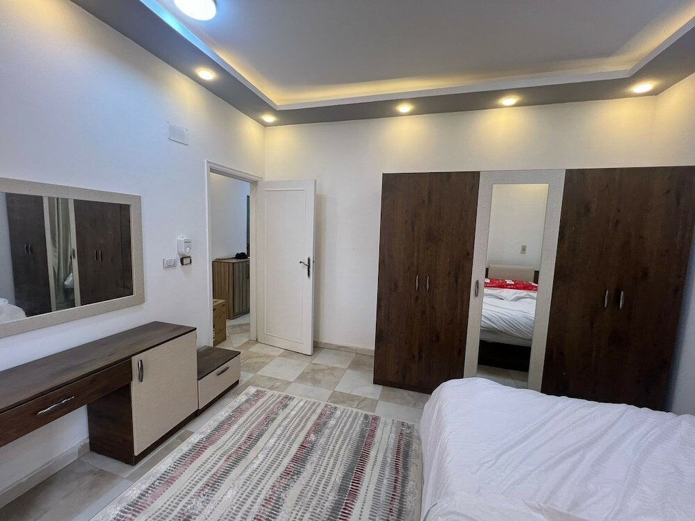 Фото Spacious 2-Bedroom Apartment