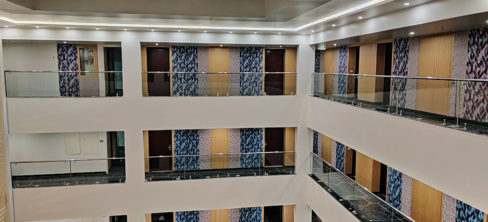 Фото Radiant Globus Hotel