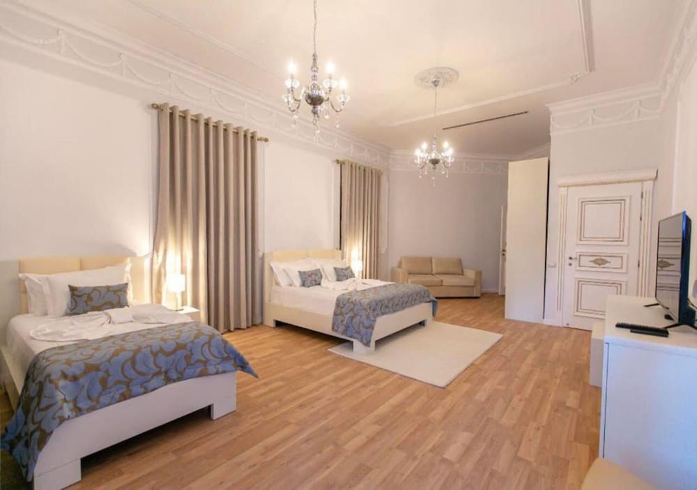 Фото Vila Ferdinand Modern Rooms In Tirana