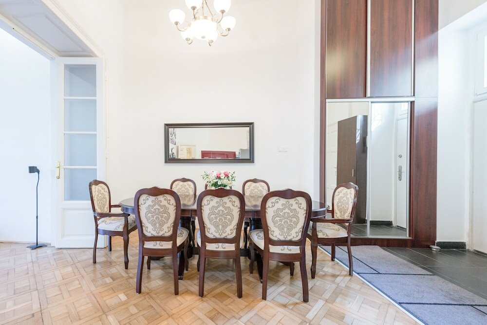 Фото Venus Apartments - Broadway I