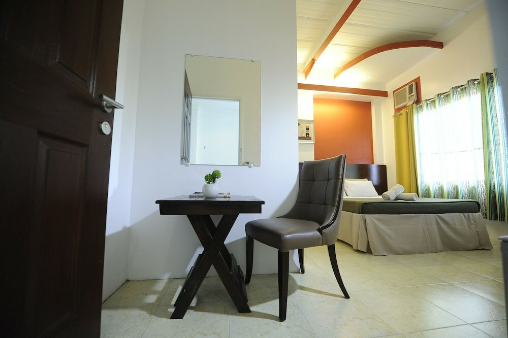 Фото First Pacific Inn