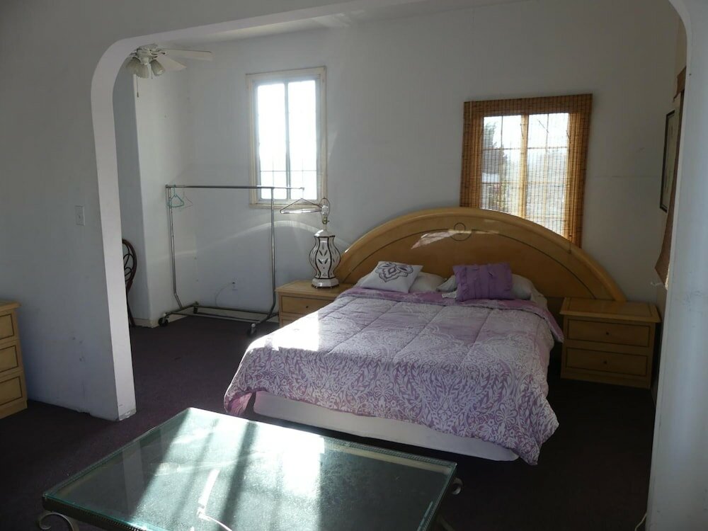 Фото Wilshire Orange Hotel