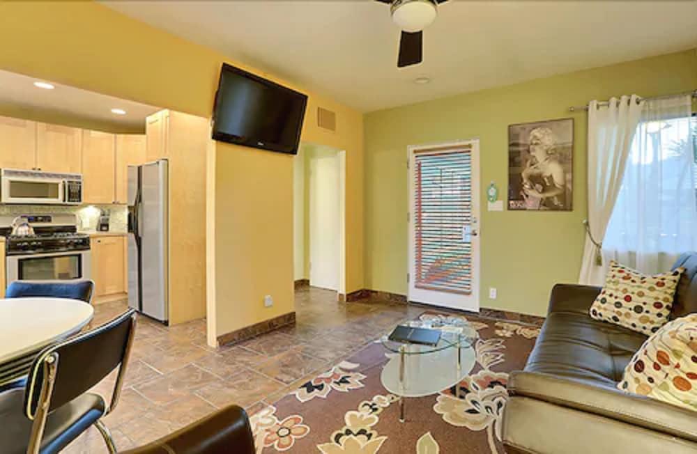 Фото Desert Riviera Hotel