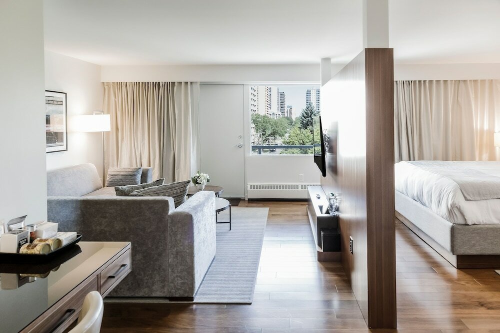 Фото The James Hotel