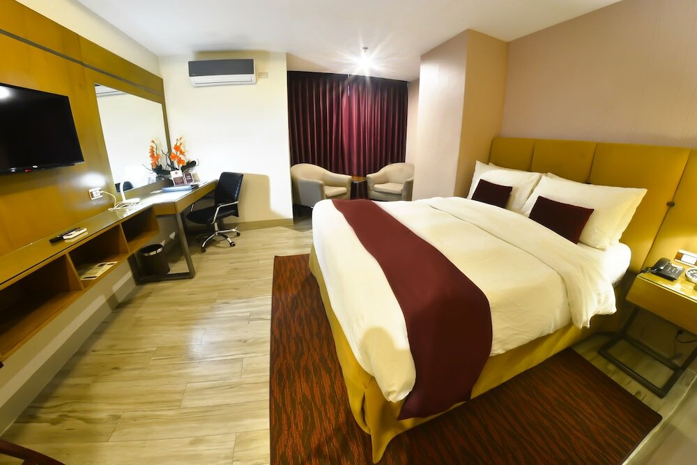 Фото Ironwood Hotel