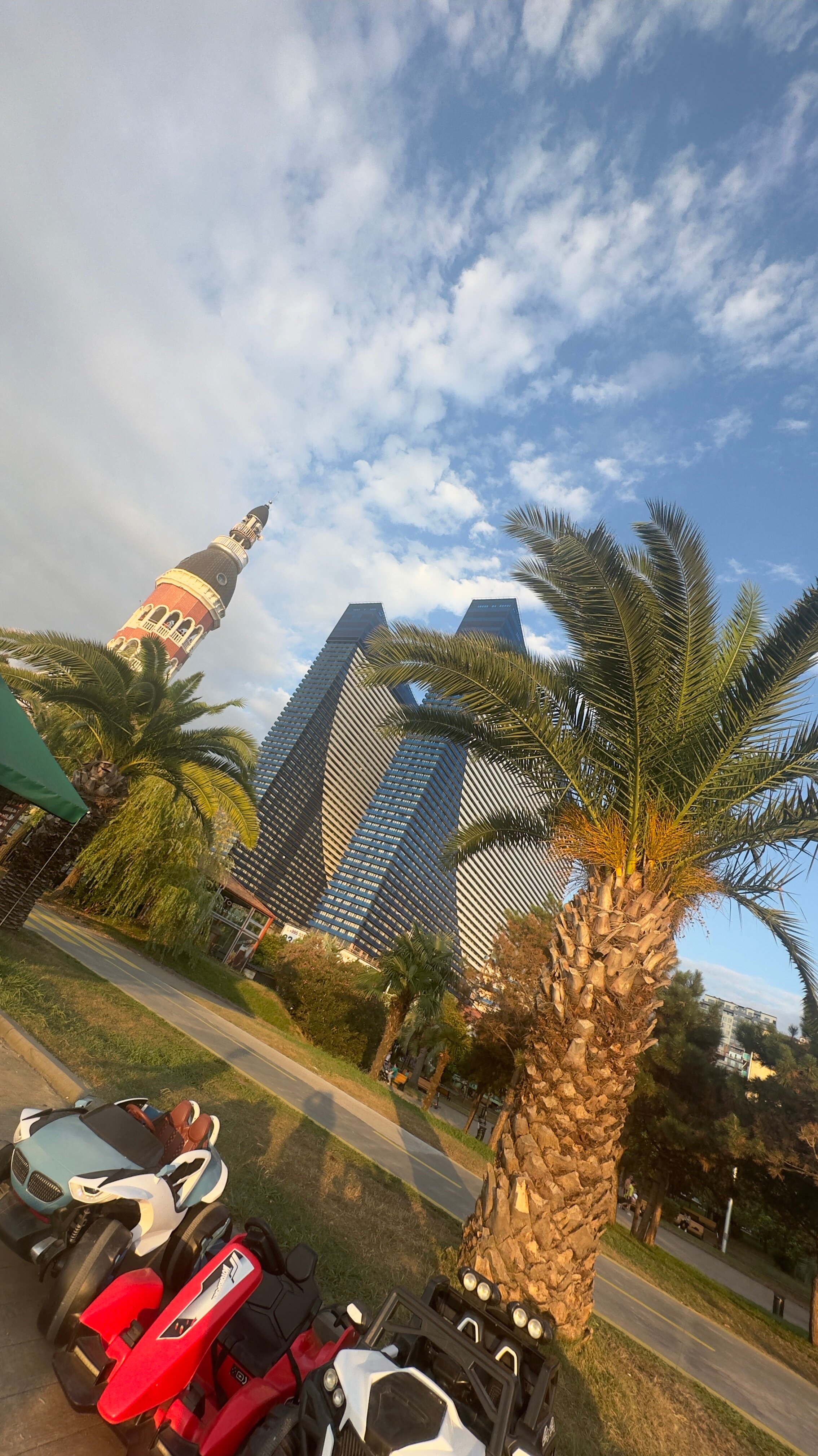 Фото Orbi City Hotel